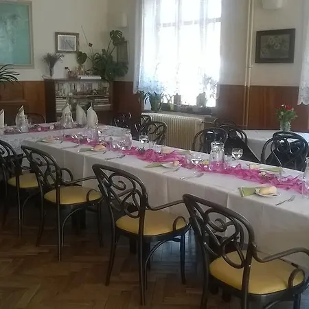 Kralicka Πανσιόν 3*